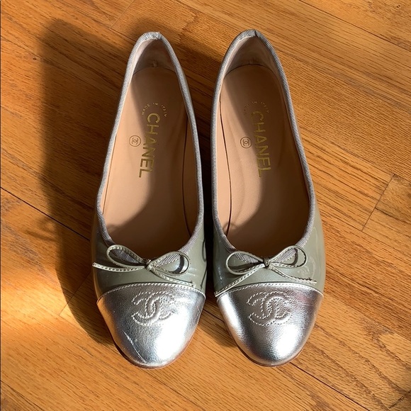 Chanel Dounble C Silver Grey Pearl Ballet Flats - Picture 2 of 8